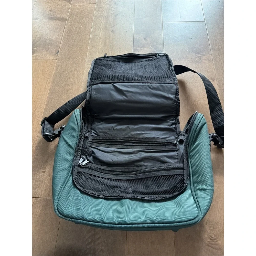 Briggs & Riley Travelware Green Carry On Shoulder Bag Cabin Tote 13x12 – Used